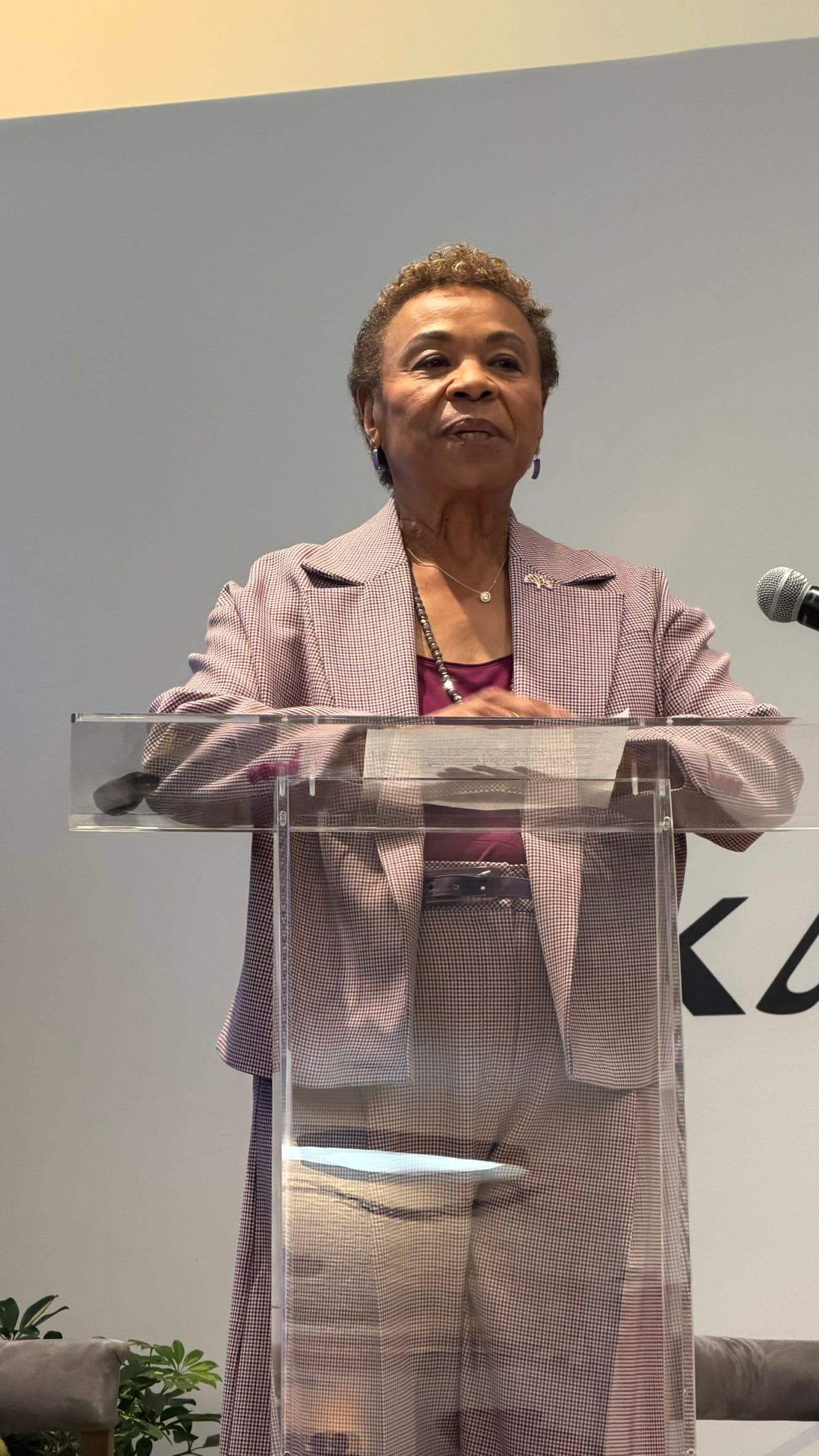 Oakland Mayor Barbara Lee speaking at the Kapor Center